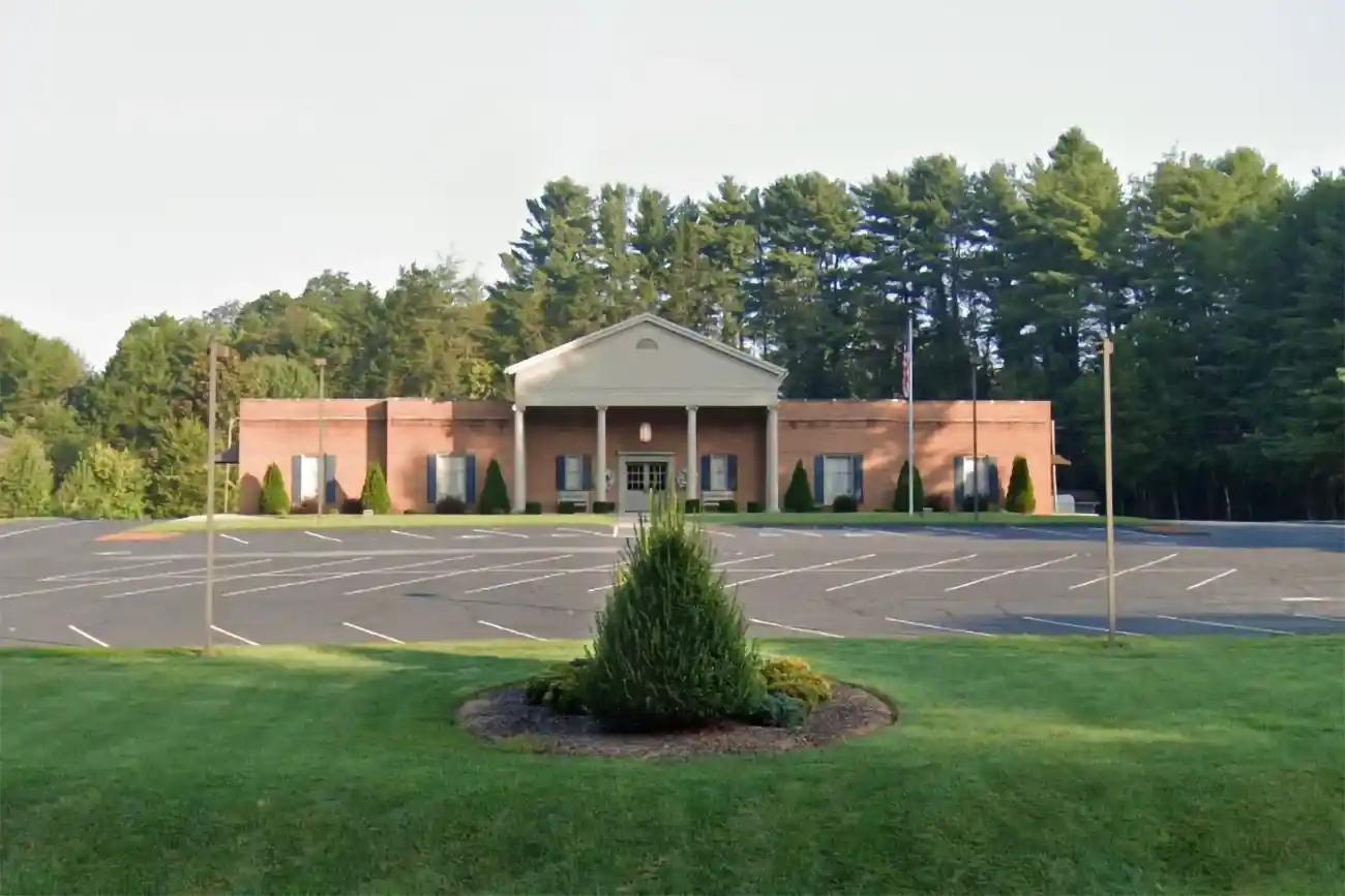 Exterior of Greer McElveen Funeral Home in Lenoir, offering a comfortable and inviting atmosphere.